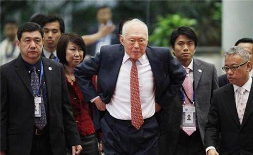 此国七成是中国人后裔<strong></p>
<p>币星BitSG</strong>，国旗上也有五颗星，最大纸币值5万人民币