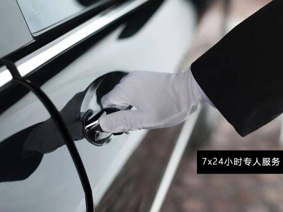本森超跑——选于形<strong></p>
<p>Benson</strong>，享于行 丨BENSON高端出行