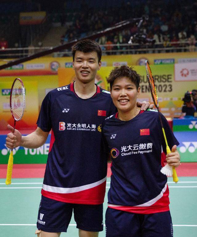 国羽又2人退赛<strong></p>
<p>安银</strong>，黄鸭兔年摘银！安洗莹翻身了，2-1逆转苦主山口茜