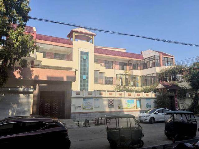 他被抓当晚有老百姓放鞭庆祝<strong></p>
<p>U米</strong>，探访江苏知名农民副县长“三蟒”的豪宅