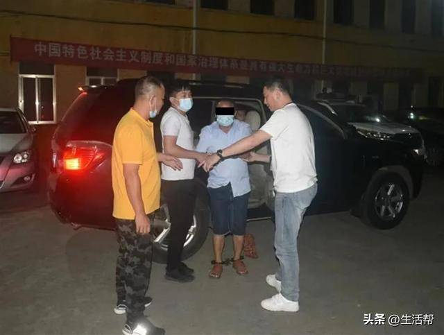 姐姐为亡弟追凶26年：雪天蹲守冻到手裂<strong></p>
<p>Abit</strong>，确认嫌犯后气得舌头咬出血又咽下