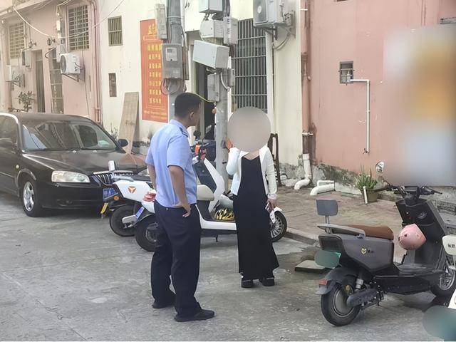 一女子肇事逃逸后仍去逛街<strong></p>
<p>NegocieCoins</strong>，被抓后竟称：是路人劝我走的
