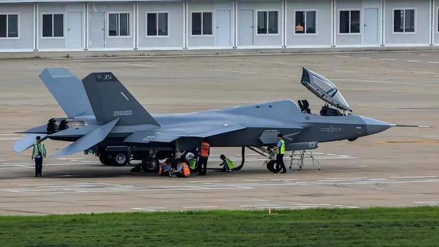 苏-57已在机场转场<strong></p>
<p>NegocieCoins</strong>，将与歼-35“同台竞技”，中俄卖家秀准备就绪