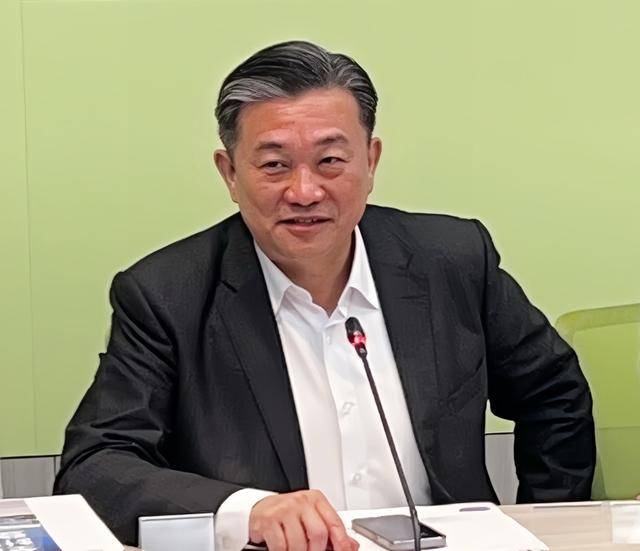 王定宇称《光辉岁月》《海阔天空》在大陆不能唱<strong></p>
<p>瑞亚</strong>，台网友轰：造谣一张嘴