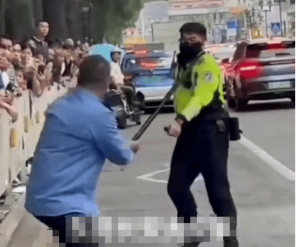 男子身着疑似辅警制服与东莞铁骑对峙<strong></p>
<p>瑞亚</strong>，官方回应：非警务辅助人员