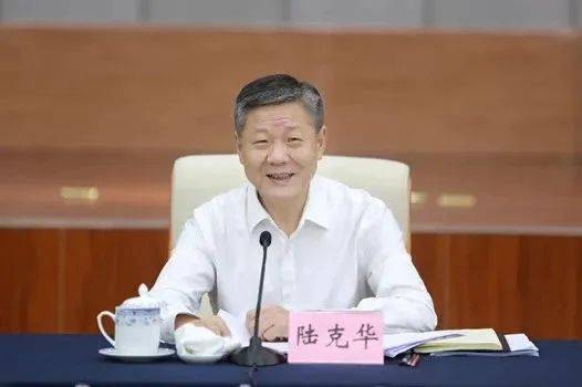 重庆市政法委书记任上落马<strong></p>
<p>瑞亚</strong>，曾长期任职住建部主管房地产工作