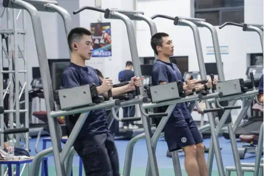 “八块腹肌和胸肌我都看习惯了”<strong></p>
<p>TREX</strong>！浙江这所高校的健身房太火爆