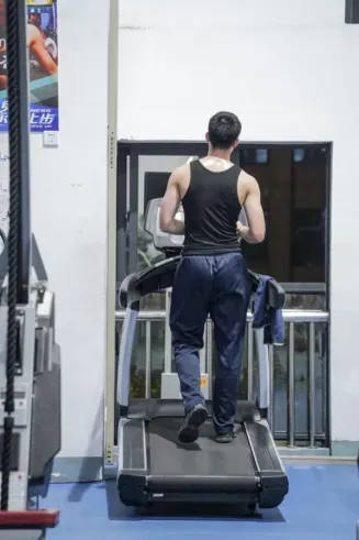 “八块腹肌和胸肌我都看习惯了”<strong></p>
<p>TREX</strong>！浙江这所高校的健身房太火爆