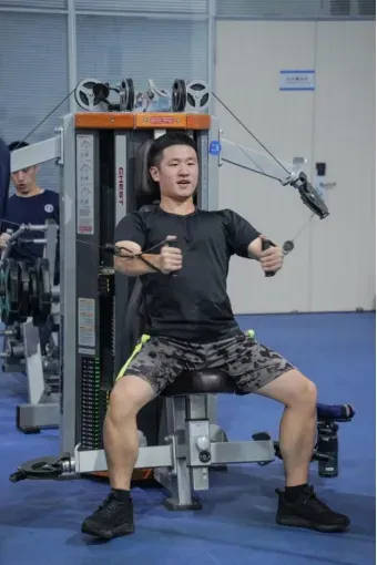 “八块腹肌和胸肌我都看习惯了”<strong></p>
<p>TREX</strong>！浙江这所高校的健身房太火爆