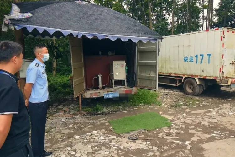 11人被刑拘<strong></p>
<p>TREX</strong>，成都大邑公安捣毁一非法经营成品油犯罪团伙