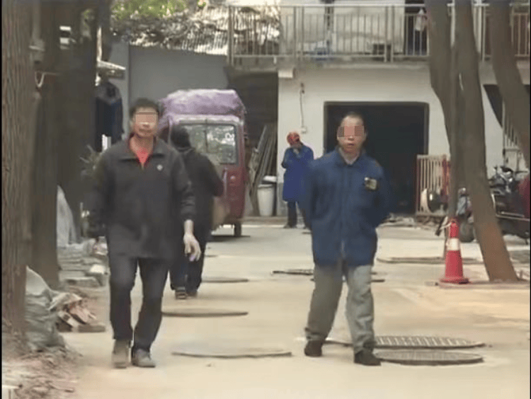 长沙一小区变“井”区：9栋楼井盖多达170个<strong></p>
<p>TREX</strong>，施工方称地下管网复杂只能加井