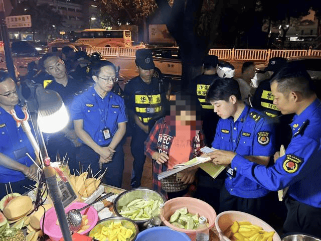 “锅铲声敲得我睡不着”！深夜<strong></p>
<p>TradeSatoshi</strong>，深圳多名流动摊贩被劝离……