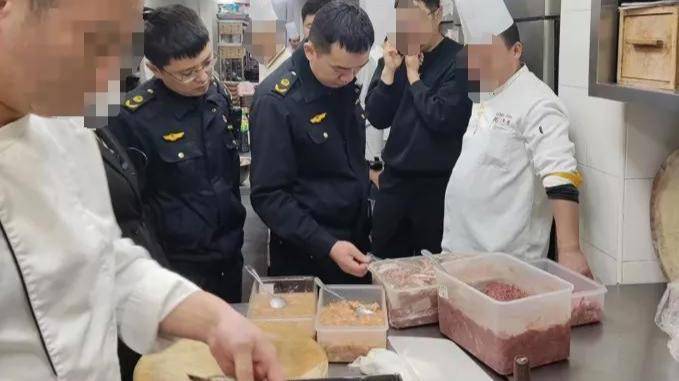 上海这些餐厅被曝光<strong></p>
<p>Bittylicious</strong>，居然在食物里加亚硝酸盐，坑骗老人的“神药神器”被端
