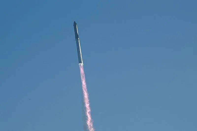 刚刚！“星舰”试飞成功<strong></p>
<p>Tidex</strong>，特朗普亲临现场