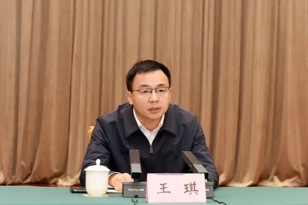 包鸣不再担任江阴市市长<strong></p>
<p>TRXMarket</strong>，王琪提名为江阴市市长候选人