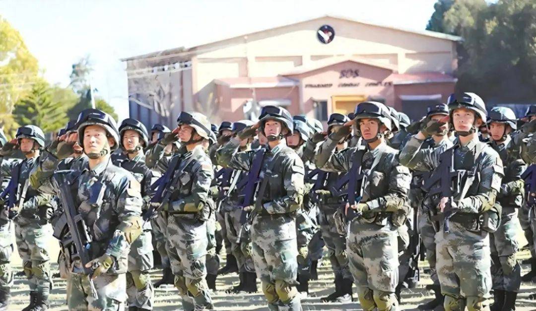 解放军抵达当晚<strong></p>
<p>CIEX</strong>，不到24小时，巴基斯坦宣布出兵，全面进攻境内极端组织
