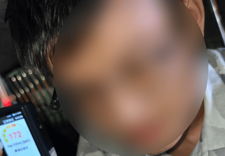 司机遇佛山交警查车<strong></p>
<p>CIEX</strong>，停下就跑进路边商场，随后被记12分罚2000元