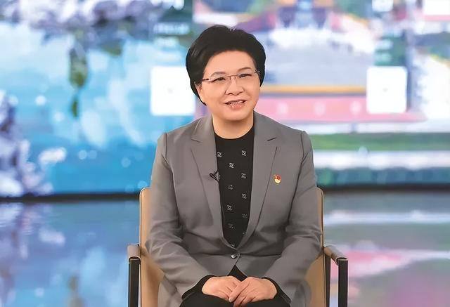 韩立明<strong></p>
<p>DSX</strong>，不再担任江苏省委常委、南京市委书记的职务（附简历）