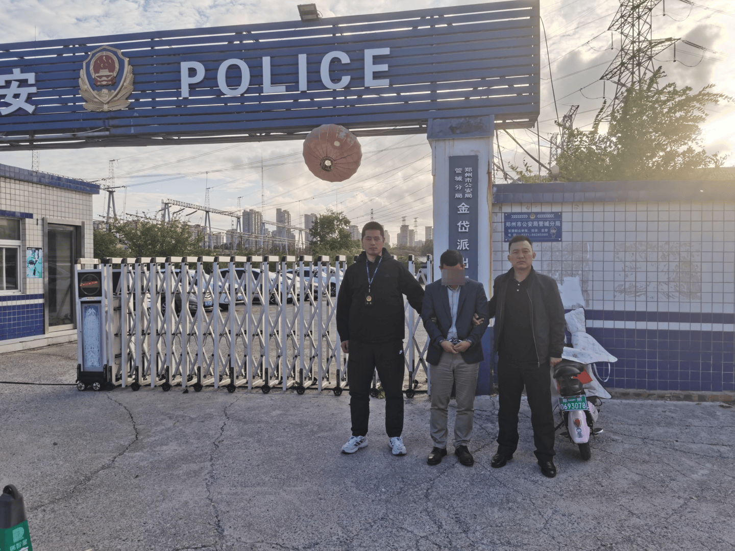 四川首例！阿坝黑水警方侦破生产销售伪劣新能源充电桩案：小作坊组装<strong></p>
<p>IDEX</strong>，嫌疑人被批捕
