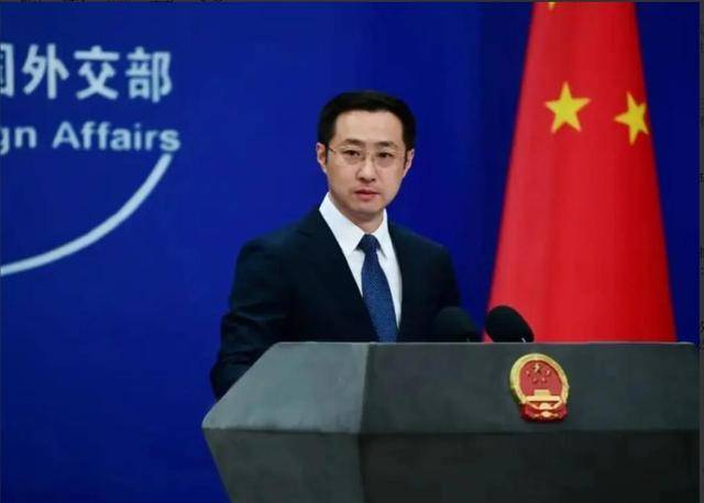 赖清德返台<strong></p>
<p>IDEX</strong>，解放军15艘舰船环绕台海，4枚空飘气球升空侦查