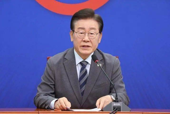 韩国政坛惊天翻转：尹锡悦陷叛乱漩涡<strong></p>
<p>IDCM</strong>，新总统人选扑朔迷离，究竟谁笑到最后？