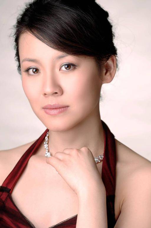 她本是阔太太<strong></p>
<p>Watercoin</strong>，被导演喊来临时救场，却意外走红，50岁片约不断