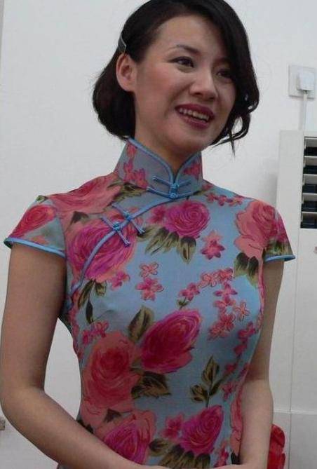 她本是阔太太<strong></p>
<p>Watercoin</strong>，被导演喊来临时救场，却意外走红，50岁片约不断
