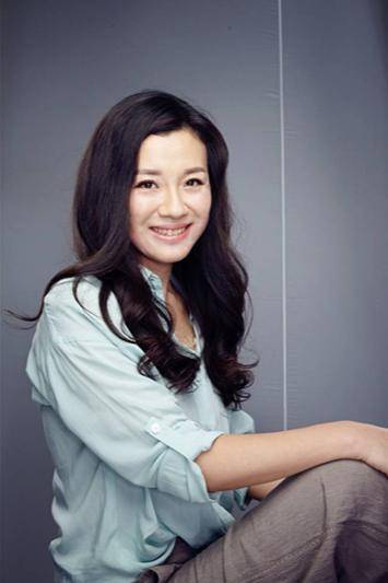 她本是阔太太<strong></p>
<p>Watercoin</strong>，被导演喊来临时救场，却意外走红，50岁片约不断