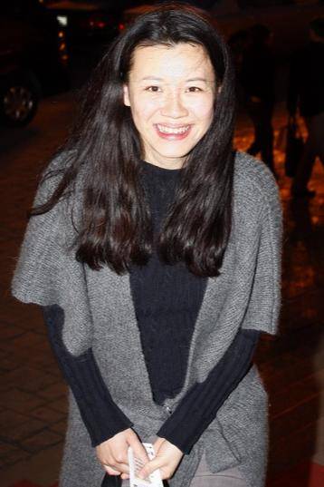 她本是阔太太<strong></p>
<p>Watercoin</strong>，被导演喊来临时救场，却意外走红，50岁片约不断