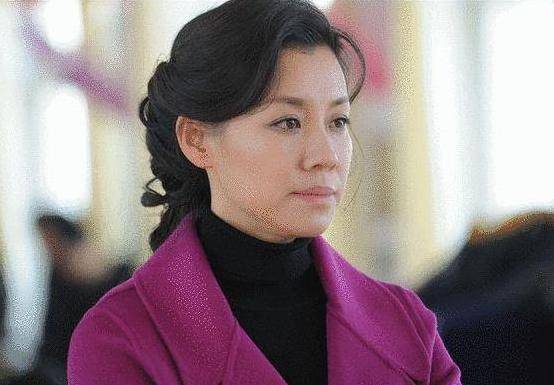 她本是阔太太<strong></p>
<p>Watercoin</strong>，被导演喊来临时救场，却意外走红，50岁片约不断