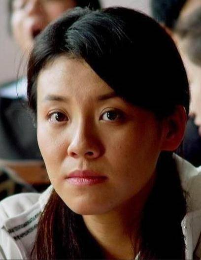 她本是阔太太<strong></p>
<p>Watercoin</strong>，被导演喊来临时救场，却意外走红，50岁片约不断