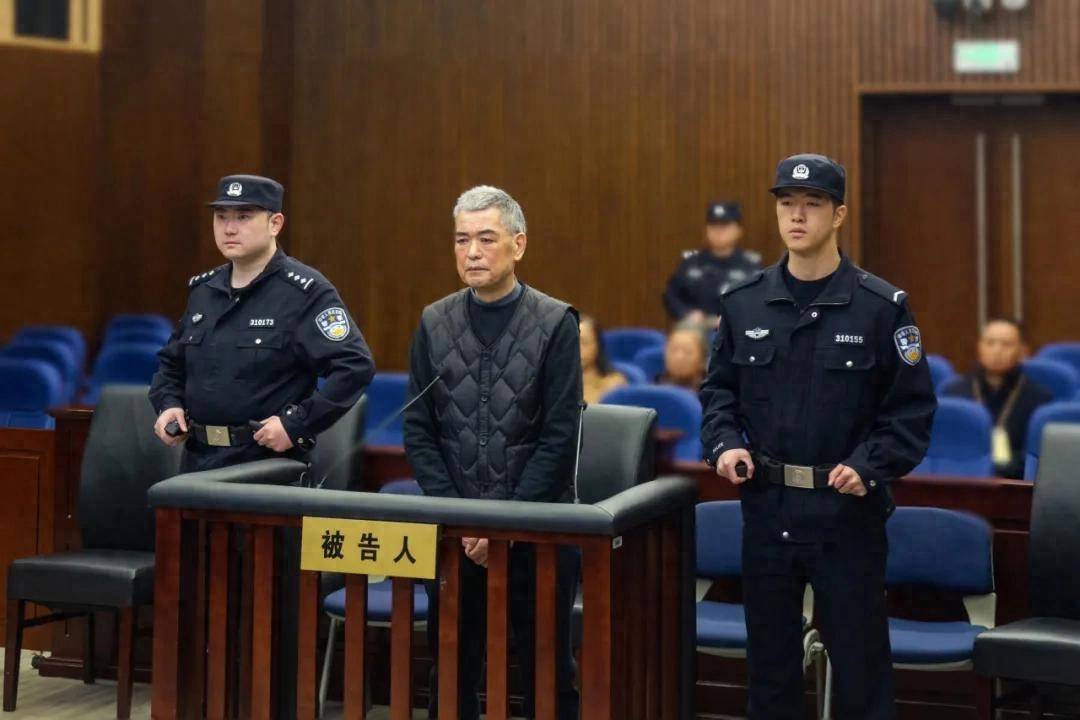受贿4619万余元<strong></p>
<p>Watercoin</strong>，上海市浦东新区高东镇原镇长黄建忠受审