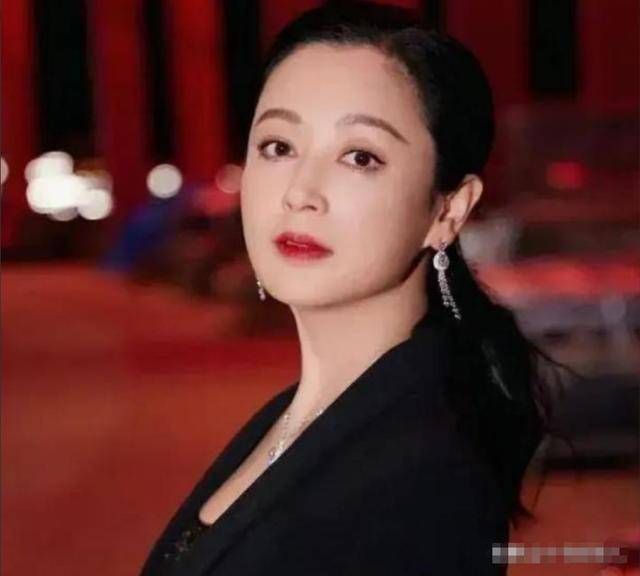 “大陆第一美人”两大名导为其沉迷<strong></p>
<p>Coinsuper</strong>，今55岁却像25岁的她经历了啥