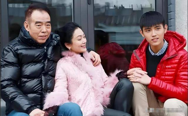 “大陆第一美人”两大名导为其沉迷<strong></p>
<p>Coinsuper</strong>，今55岁却像25岁的她经历了啥