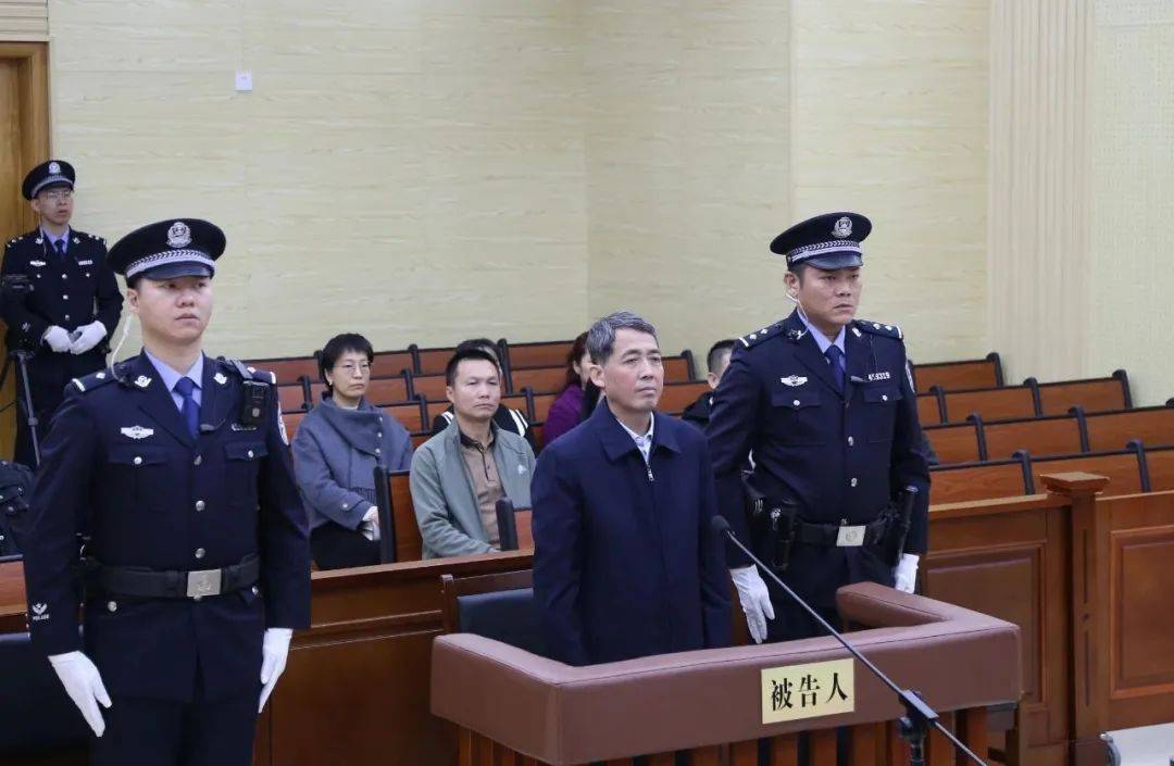 国务院未批复情况下<strong></p>
<p>Coinsuper</strong>，吴炜要求有关单位以举债融资等方式建设交通项目，造成重大损失和恶劣影响