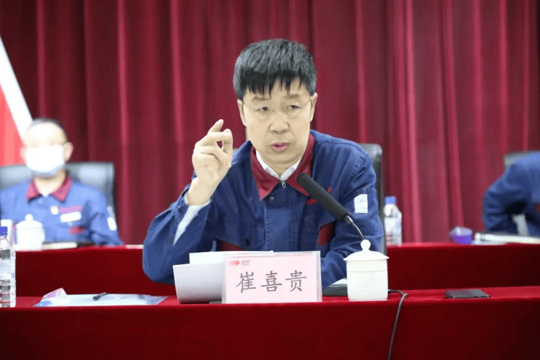 “老上级”落马同一天<strong></p>
<p>币扬</strong>，陆明春被查