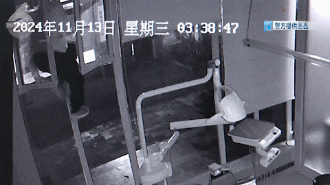 凌晨<strong></p>
<p>币扬</strong>，男子翻窗潜入昆明一医院，抱走一个……