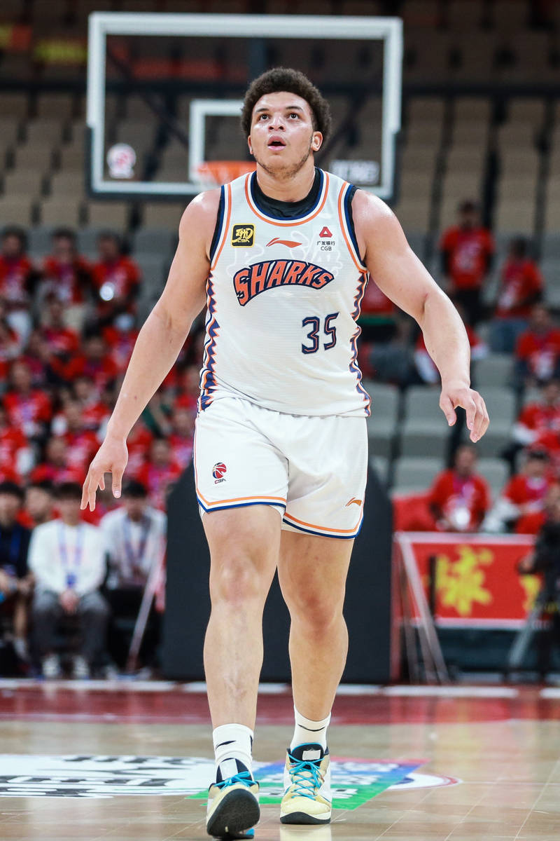 豪取11连胜<strong></p>
<p>BJEX</strong>，换帅后的上海男篮赢到过年，大鲨鱼北伐的强劲势头无人可挡？