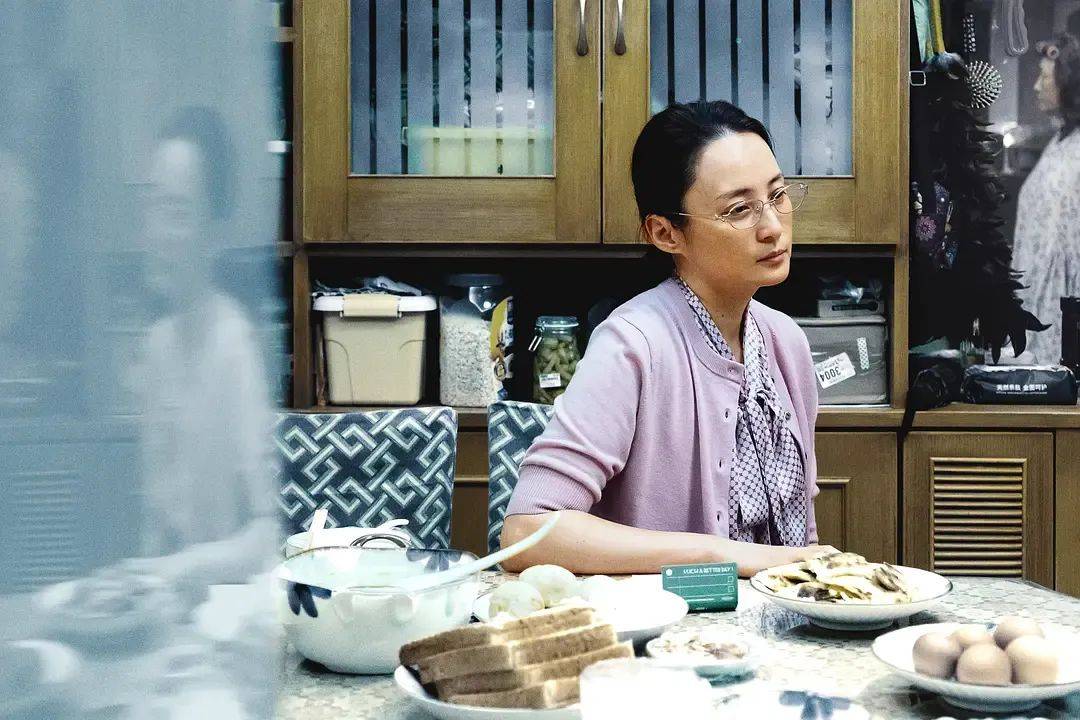 五天破3亿<strong></p>
<p>BJEX</strong>，易烊千玺演技封神！文艺片《小小的我》成票房爆款，做对了什么？