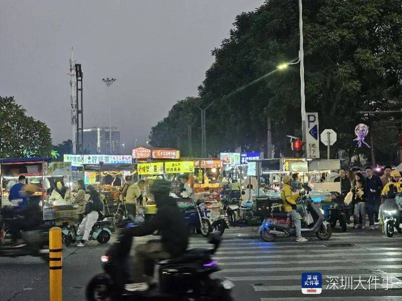 深圳一商圈50米40多个摊位<strong></p>
<p>币为</strong>，还摆上机动车道！街道办：清理整治劝导