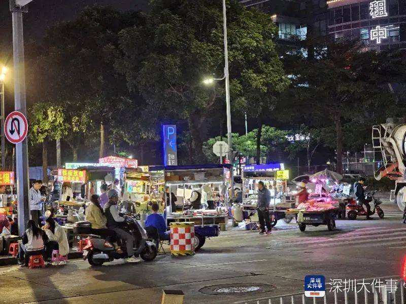 深圳一商圈50米40多个摊位<strong></p>
<p>币为</strong>，还摆上机动车道！街道办：清理整治劝导