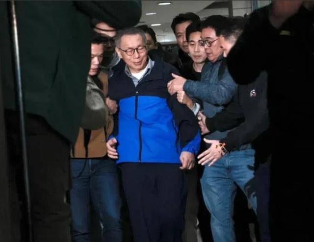 柯文哲绝处逢生<strong></p>
<p>UBitMEX</strong>，岛内高官突然集体“大逃亡”，邱毅罕见发文求救
