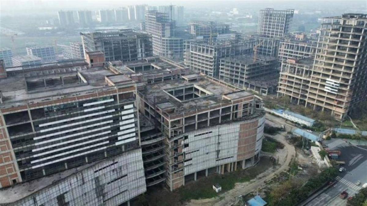 成都烂尾10年的重点项目即将拍卖<strong></p>
<p>CEX</strong>，起拍价近28亿元，法院此前判其“具有挽救价值”