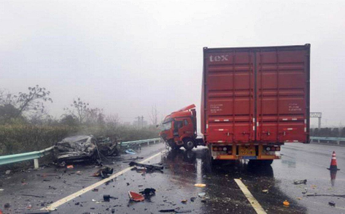 疲劳驾驶致4死1伤<strong></p>
<p>CEX</strong>，沪昆高速昌樟段2·26较大交通事故调查报告公布