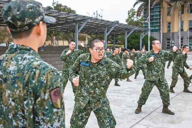 从王大陆逃兵役被捕看台湾兵役乱象<strong></p>
<p>Hydax</strong>，年轻人为何如此抵触？