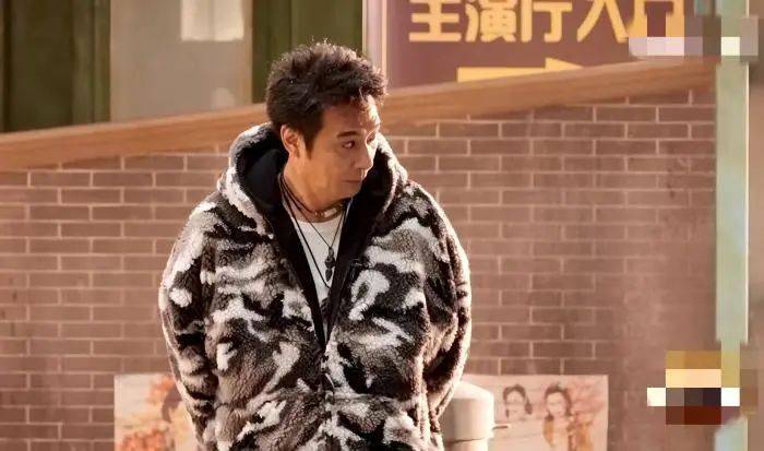 究竟是演员请就位<strong></p>
<p>Hydax</strong>，还是底线在后退？