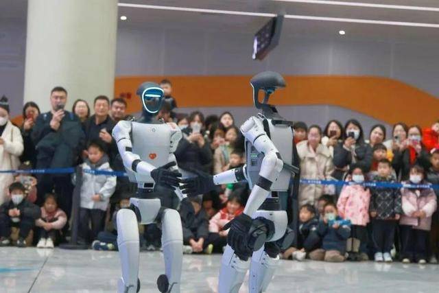 售价10万~65万<strong></p>
<p>以太坊交易</strong>，销售一空！谁在抢购人形机器人