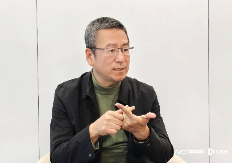 白岩松呼吁提高年轻人个税起征点<strong></p>
<p>瑞波币交易</strong>，保障灵活就业者社保不断线