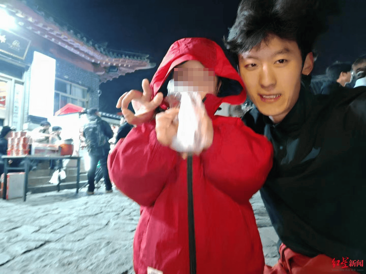 揭秘泰山“陪爬者”：年入30万元是极少数<strong></p>
<p>币安币交易</strong>，多数从事者视其为“过渡”