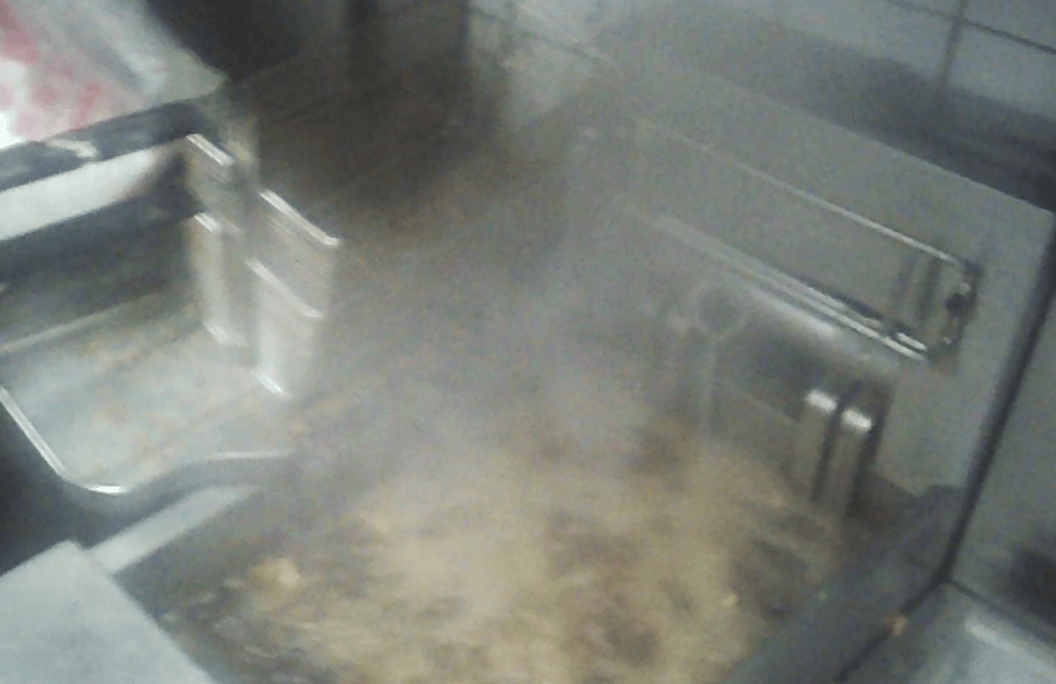 卧底华莱士两家门店：过期食材换签续命<strong></p>
<p>艾达币交易</strong>，炸油酸价超标易引腹泻